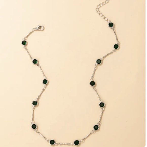 "Lydia" Emerald Green Jewel Gold Minimalist Dainty Simple Casual/Festival Choker - Picture 9 of 10